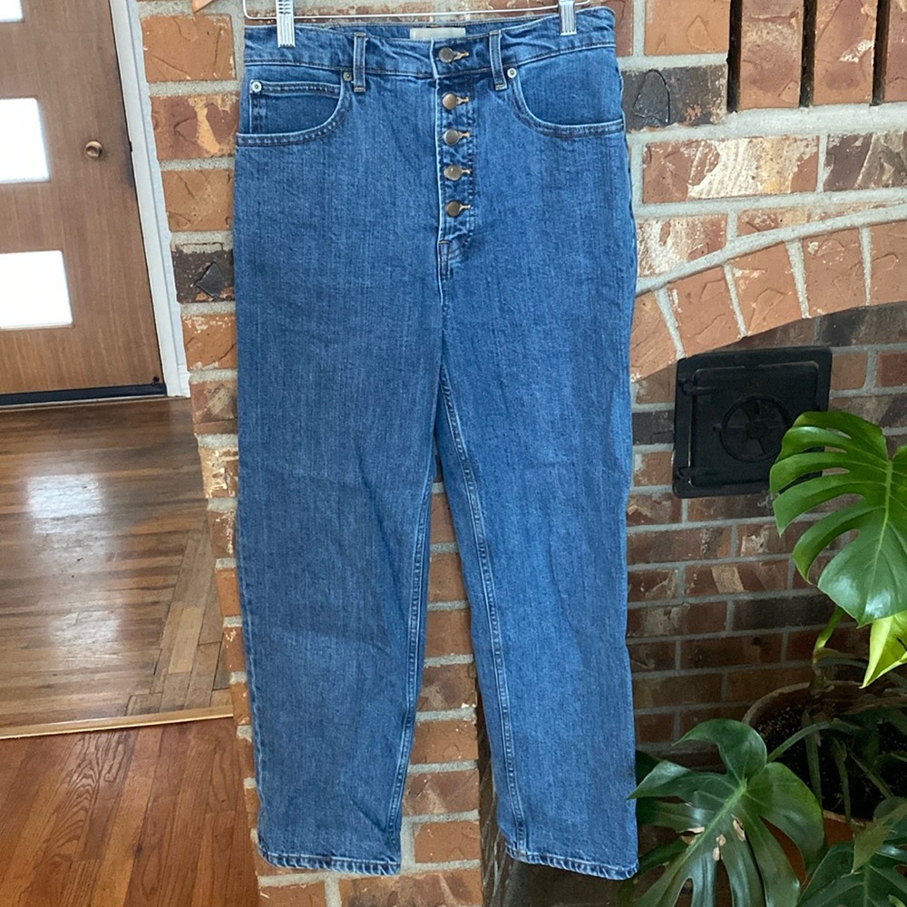 Everlane high rise straight leg jeans. Medium wash. Size 28 regular.